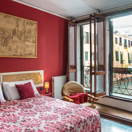 Tre Sestieri Terrace Canal View Guest house Venice