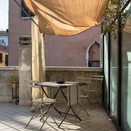 Tre Sestieri Terrace Canal View Guest house Venice